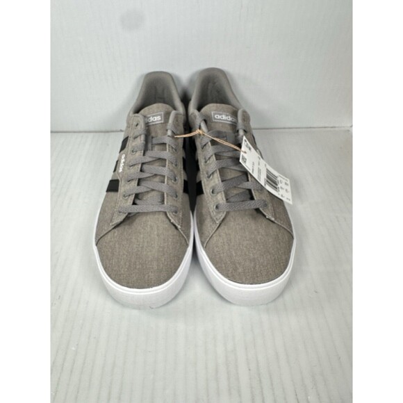 Athletic_Shoes